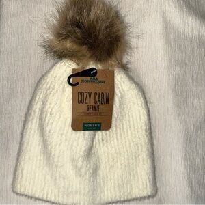 Northeast Outfitters Hat Womens OS Cream Cozy Cabin Rib Faux Fur Pom Beanie NWT
